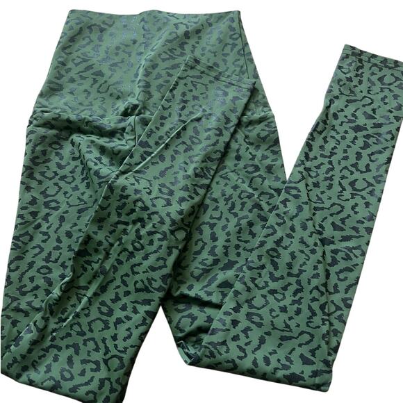 Emily Hsu Designs Leopard Print High Rise Leggings - Picture 1 of 5